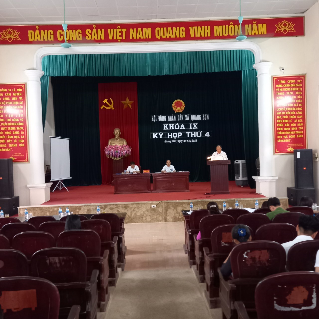 Kỳ họp thứ 4 HĐND xã Quang Sơn khóa IX nhiệm kỳ 2021 - 2026