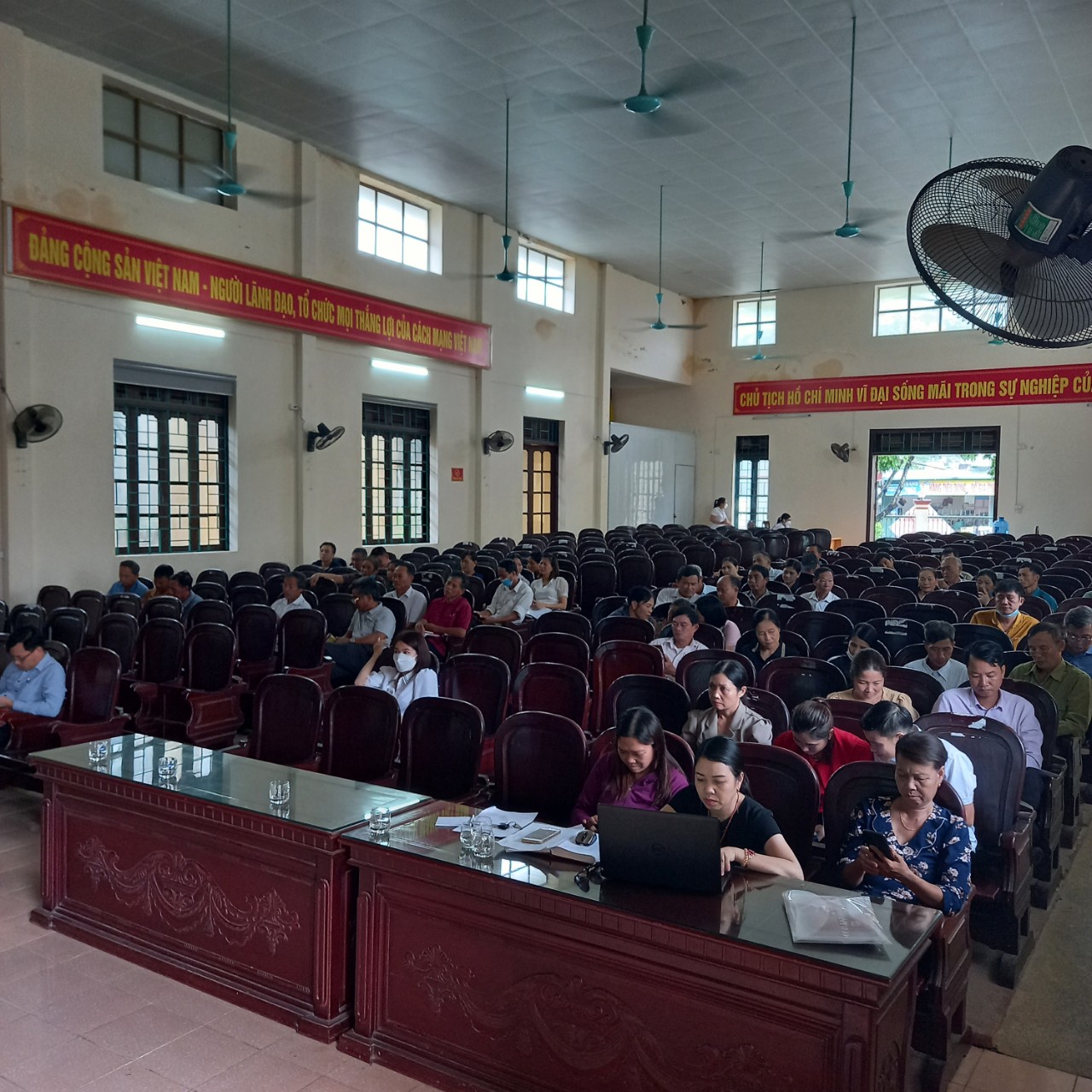Tập huấn kỹ năng số cho tổ công nghệ số cộng đồng trên địa bàn xã Quang Sơn
